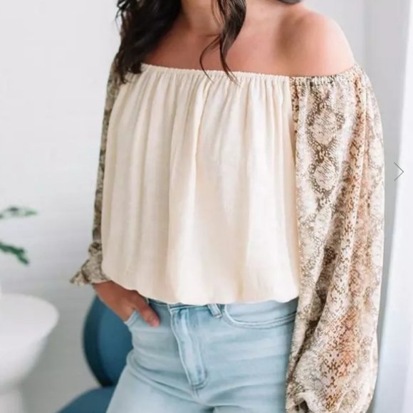 Crop BLU PEPPER Designed in California snakeskin off the shoulder top Sz Med - Picture 1 of 9